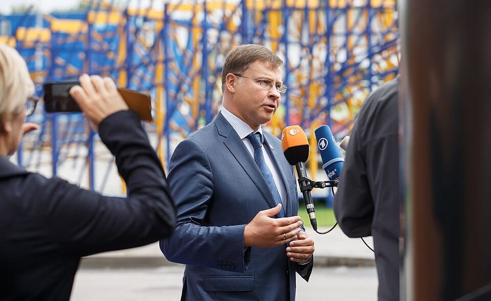 How to Avoid Loan Scams in the UK: Warning Signs and Safety Tips